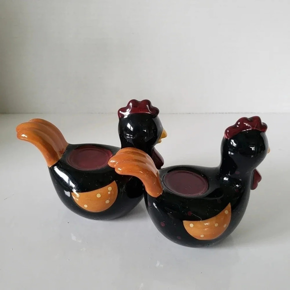 Bonnie Lyn Black/Yellow/Red  Ceramic Chicken Salt/Pepper Shakers. - Picture 3 of 6